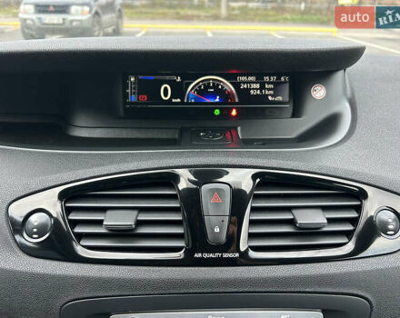 Белый Рено Гранд Сценик, объемом двигателя 1.5 л и пробегом 241 тыс. км за 9500 $, фото 33 на Automoto.ua