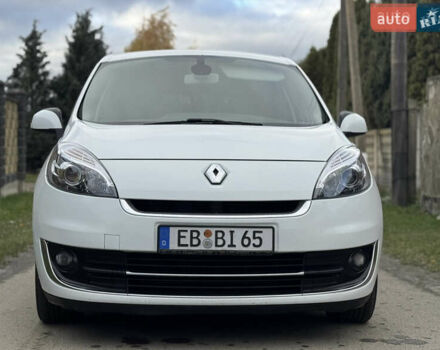 Белый Рено Гранд Сценик, объемом двигателя 1.5 л и пробегом 232 тыс. км за 8500 $, фото 8 на Automoto.ua