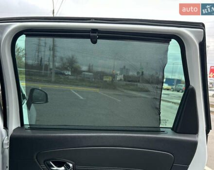 Белый Рено Гранд Сценик, объемом двигателя 1.5 л и пробегом 241 тыс. км за 9500 $, фото 116 на Automoto.ua