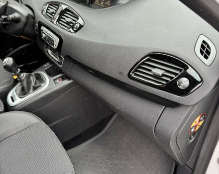 Белый Рено Гранд Сценик, объемом двигателя 1.6 л и пробегом 162 тыс. км за 10500 $, фото 72 на Automoto.ua