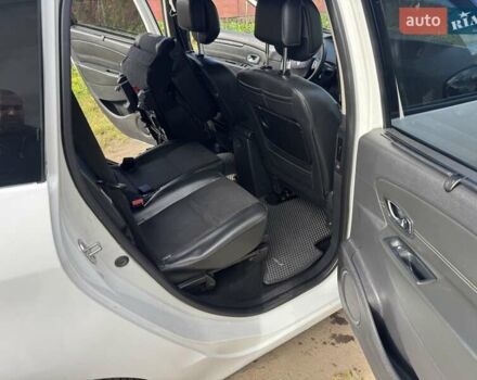 Рено Гранд Сценик 2013 в Калуше на Automoto.ua Белый Рено Гранд Сценик, объемом двигателя 1.5 л и пробегом 273 тыс. км за 7900 $, фото 18 на Automoto.ua