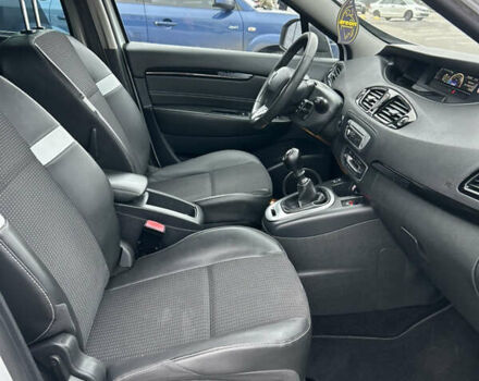 Белый Рено Гранд Сценик, объемом двигателя 1.5 л и пробегом 241 тыс. км за 9500 $, фото 12 на Automoto.ua