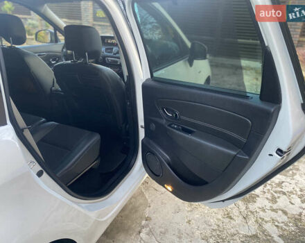 Рено Гранд Сценик 2013 в Ровно на Automoto.ua Белый Рено Гранд Сценик, объемом двигателя 1.5 л и пробегом 269 тыс. км за 9400 $, фото 24 на Automoto.ua