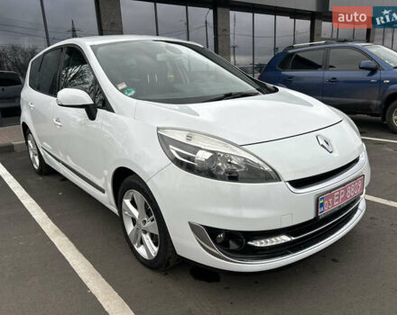 Белый Рено Гранд Сценик, объемом двигателя 1.5 л и пробегом 241 тыс. км за 9500 $, фото 6 на Automoto.ua