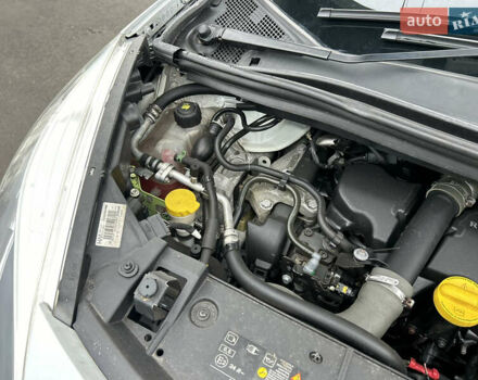 Белый Рено Гранд Сценик, объемом двигателя 1.5 л и пробегом 241 тыс. км за 9500 $, фото 62 на Automoto.ua