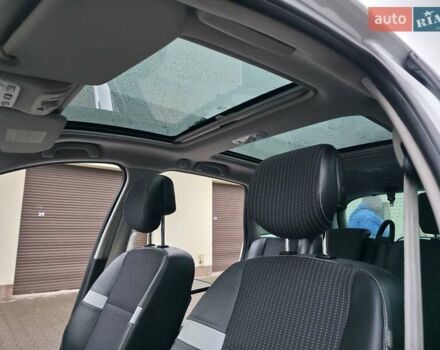 Белый Рено Гранд Сценик, объемом двигателя 1.6 л и пробегом 228 тыс. км за 8777 $, фото 65 на Automoto.ua