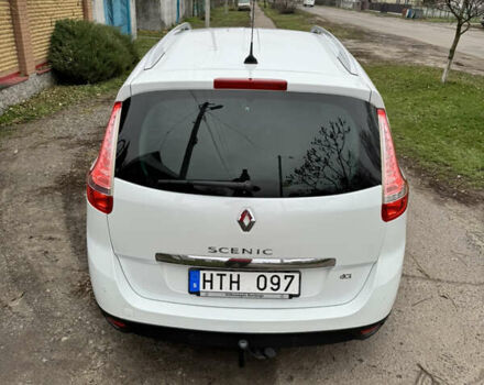 Белый Рено Гранд Сценик, объемом двигателя 1.6 л и пробегом 162 тыс. км за 10500 $, фото 13 на Automoto.ua