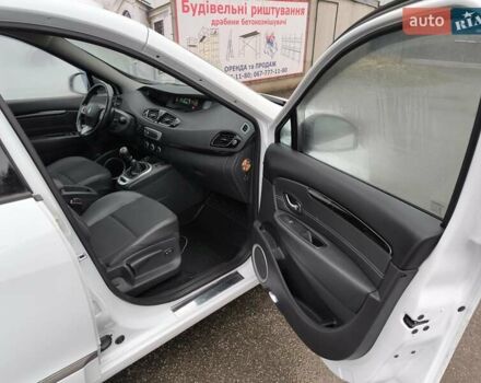 Білий Рено Гранд Сценік, об'ємом двигуна 1.5 л та пробігом 212 тис. км за 9700 $, фото 12 на Automoto.ua