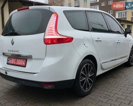 Белый Рено Гранд Сценик, объемом двигателя 1.6 л и пробегом 228 тыс. км за 8777 $, фото 3 на Automoto.ua
