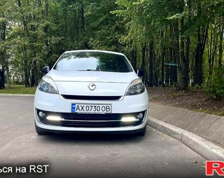 Білий Рено Гранд Сценік, об'ємом двигуна 1.5 л та пробігом 275 тис. км за 9500 $, фото 2 на Automoto.ua