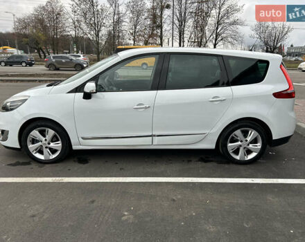 Белый Рено Гранд Сценик, объемом двигателя 1.5 л и пробегом 241 тыс. км за 9500 $, фото 2 на Automoto.ua