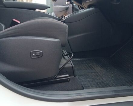 Белый Рено Гранд Сценик, объемом двигателя 1.5 л и пробегом 257 тыс. км за 9700 $, фото 5 на Automoto.ua