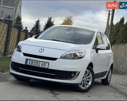 Белый Рено Гранд Сценик, объемом двигателя 1.5 л и пробегом 232 тыс. км за 8500 $, фото 1 на Automoto.ua