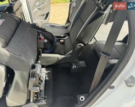 Рено Гранд Сценик 2013 в Калуше на Automoto.ua Белый Рено Гранд Сценик, объемом двигателя 1.5 л и пробегом 273 тыс. км за 7900 $, фото 17 на Automoto.ua