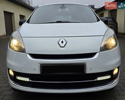 Белый Рено Гранд Сценик, объемом двигателя 1.6 л и пробегом 305 тыс. км за 7999 $, фото 4 на Automoto.ua