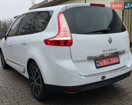 Белый Рено Гранд Сценик, объемом двигателя 1.6 л и пробегом 228 тыс. км за 8777 $, фото 10 на Automoto.ua