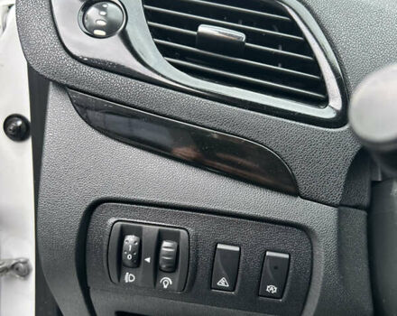 Белый Рено Гранд Сценик, объемом двигателя 1.5 л и пробегом 241 тыс. км за 9500 $, фото 27 на Automoto.ua