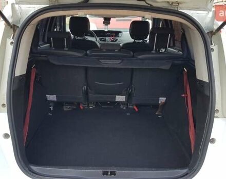 Білий Рено Гранд Сценік, об'ємом двигуна 1.5 л та пробігом 277 тис. км за 8100 $, фото 4 на Automoto.ua