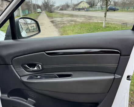 Белый Рено Гранд Сценик, объемом двигателя 1.6 л и пробегом 162 тыс. км за 10500 $, фото 74 на Automoto.ua