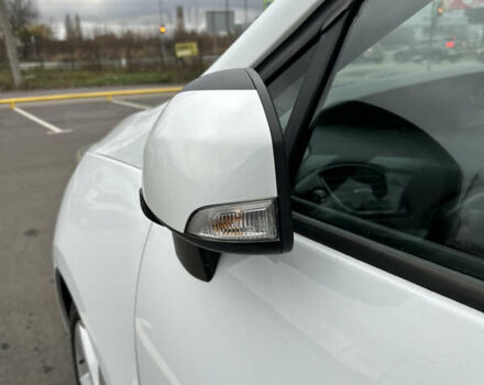 Белый Рено Гранд Сценик, объемом двигателя 1.5 л и пробегом 241 тыс. км за 9500 $, фото 121 на Automoto.ua