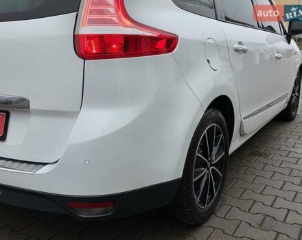 Белый Рено Гранд Сценик, объемом двигателя 1.6 л и пробегом 228 тыс. км за 8777 $, фото 20 на Automoto.ua