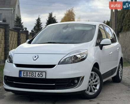 Белый Рено Гранд Сценик, объемом двигателя 1.5 л и пробегом 232 тыс. км за 8500 $, фото 5 на Automoto.ua