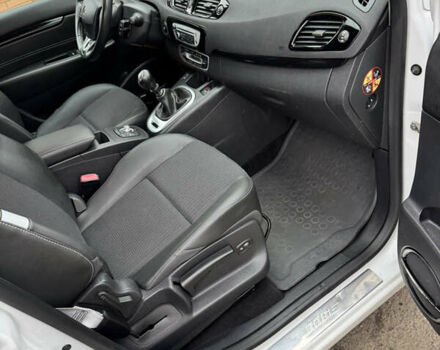 Белый Рено Гранд Сценик, объемом двигателя 1.6 л и пробегом 162 тыс. км за 10500 $, фото 73 на Automoto.ua