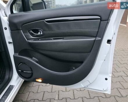 Белый Рено Гранд Сценик, объемом двигателя 1.6 л и пробегом 228 тыс. км за 8777 $, фото 45 на Automoto.ua