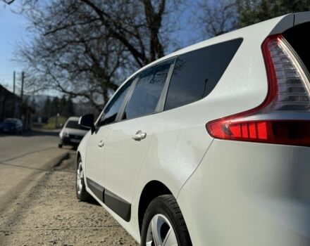 Білий Рено Гранд Сценік, об'ємом двигуна 0.15 л та пробігом 340 тис. км за 7200 $, фото 4 на Automoto.ua