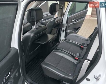 Белый Рено Гранд Сценик, объемом двигателя 1.6 л и пробегом 228 тыс. км за 8777 $, фото 42 на Automoto.ua