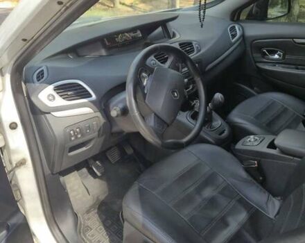 Белый Рено Гранд Сценик, объемом двигателя 1.5 л и пробегом 287 тыс. км за 8400 $, фото 27 на Automoto.ua