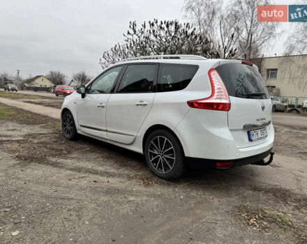 Белый Рено Гранд Сценик, объемом двигателя 1.6 л и пробегом 162 тыс. км за 10500 $, фото 18 на Automoto.ua