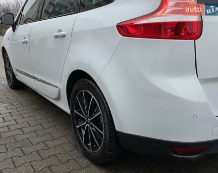 Белый Рено Гранд Сценик, объемом двигателя 1.6 л и пробегом 228 тыс. км за 8777 $, фото 21 на Automoto.ua