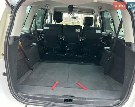 Белый Рено Гранд Сценик, объемом двигателя 1.5 л и пробегом 241 тыс. км за 9500 $, фото 133 на Automoto.ua