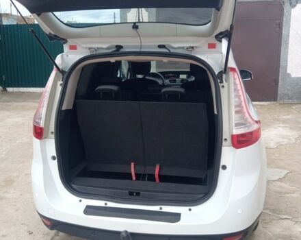 Белый Рено Гранд Сценик, объемом двигателя 1.5 л и пробегом 257 тыс. км за 9700 $, фото 2 на Automoto.ua