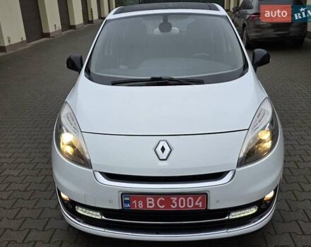 Белый Рено Гранд Сценик, объемом двигателя 1.6 л и пробегом 228 тыс. км за 8777 $, фото 5 на Automoto.ua