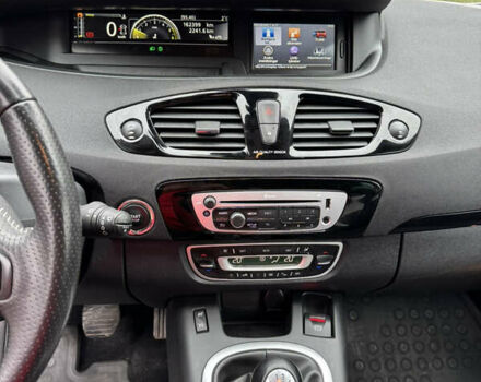 Белый Рено Гранд Сценик, объемом двигателя 1.6 л и пробегом 162 тыс. км за 10500 $, фото 33 на Automoto.ua