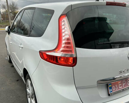 Белый Рено Гранд Сценик, объемом двигателя 1.5 л и пробегом 241 тыс. км за 9500 $, фото 137 на Automoto.ua