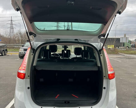 Белый Рено Гранд Сценик, объемом двигателя 1.5 л и пробегом 241 тыс. км за 9500 $, фото 72 на Automoto.ua