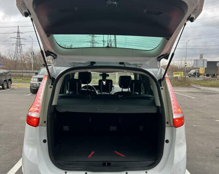 Белый Рено Гранд Сценик, объемом двигателя 1.5 л и пробегом 241 тыс. км за 9500 $, фото 130 на Automoto.ua