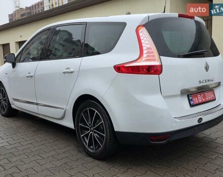 Белый Рено Гранд Сценик, объемом двигателя 1.6 л и пробегом 228 тыс. км за 8777 $, фото 9 на Automoto.ua