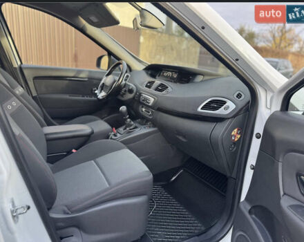 Белый Рено Гранд Сценик, объемом двигателя 1.5 л и пробегом 232 тыс. км за 8500 $, фото 22 на Automoto.ua