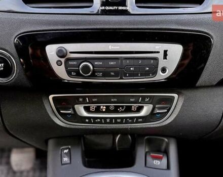 Білий Рено Гранд Сценік, об'ємом двигуна 1.2 л та пробігом 177 тис. км за 6999 $, фото 9 на Automoto.ua