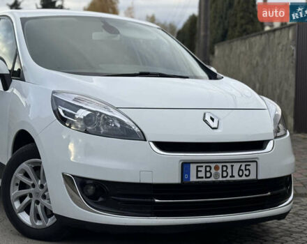 Белый Рено Гранд Сценик, объемом двигателя 1.5 л и пробегом 232 тыс. км за 8500 $, фото 4 на Automoto.ua