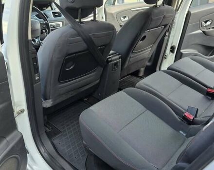 Белый Рено Гранд Сценик, объемом двигателя 1.5 л и пробегом 272 тыс. км за 9300 $, фото 26 на Automoto.ua