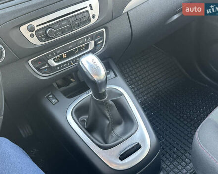 Білий Рено Гранд Сценік, об'ємом двигуна 1.5 л та пробігом 216 тис. км за 9990 $, фото 20 на Automoto.ua