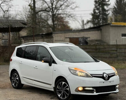 Белый Рено Гранд Сценик, объемом двигателя 1.6 л и пробегом 198 тыс. км за 10900 $, фото 3 на Automoto.ua