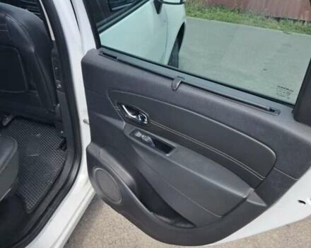 Белый Рено Гранд Сценик, объемом двигателя 1.46 л и пробегом 312 тыс. км за 9300 $, фото 5 на Automoto.ua