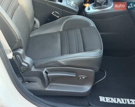 Білий Рено Гранд Сценік, об'ємом двигуна 1.6 л та пробігом 179 тис. км за 10950 $, фото 70 на Automoto.ua