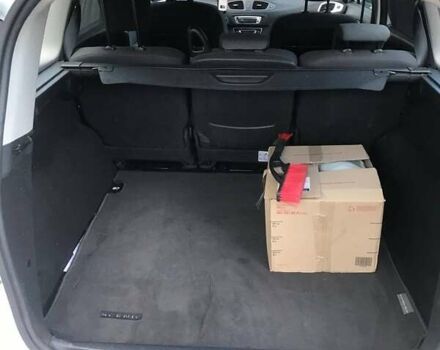 Белый Рено Гранд Сценик, объемом двигателя 1.5 л и пробегом 219 тыс. км за 9900 $, фото 11 на Automoto.ua